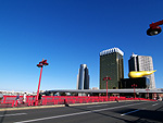 吾妻橋とアサヒビールタワー